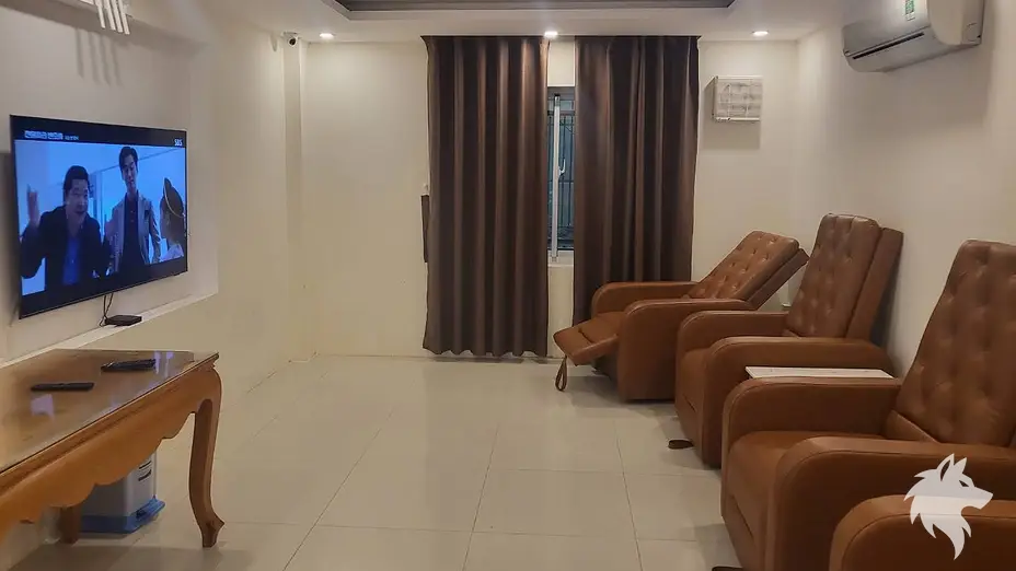 舒適的 Recliner Sofa 等候區