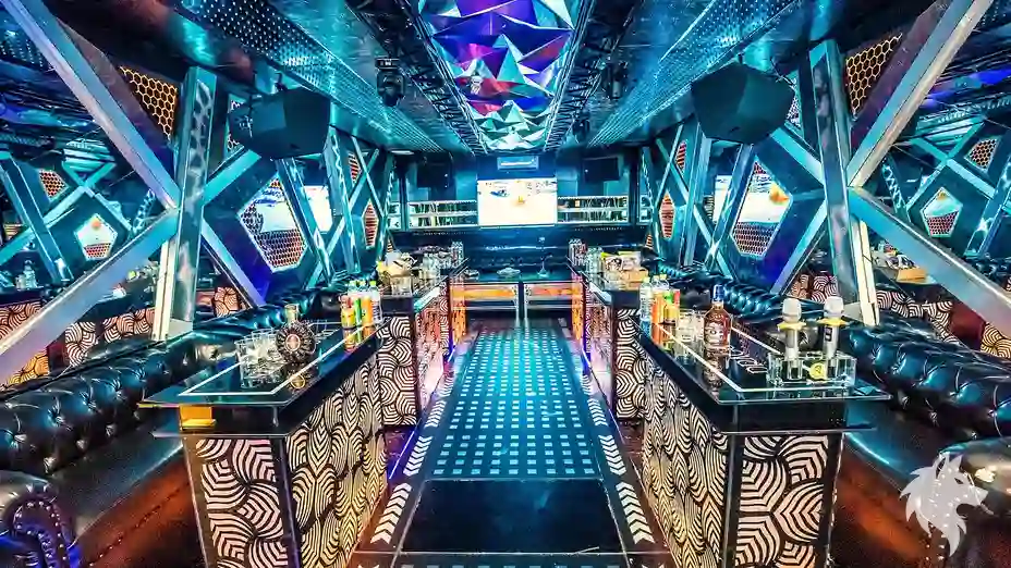 Club 氣氛的 KTV 空間