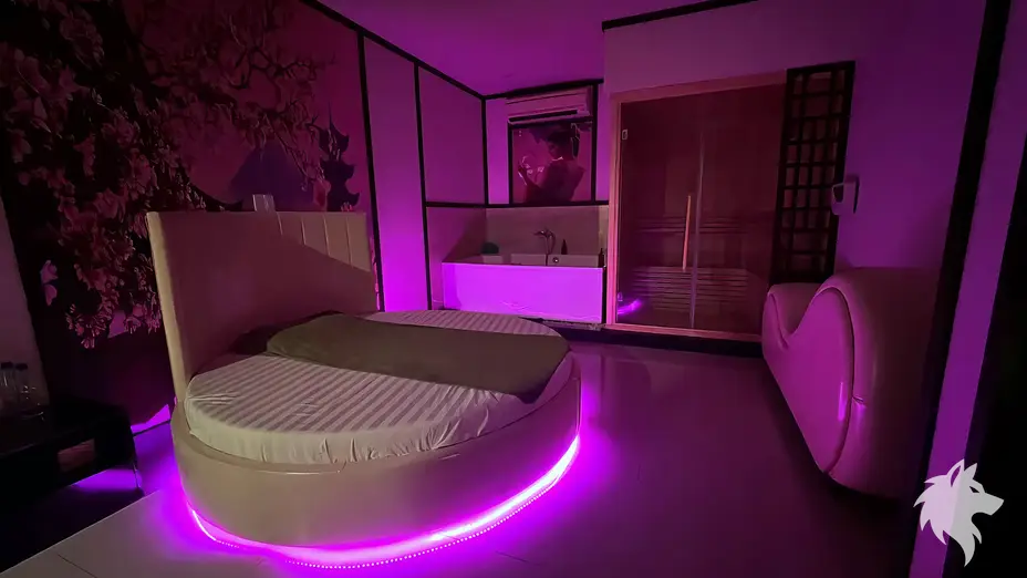 附桑拿的圓形按摩房