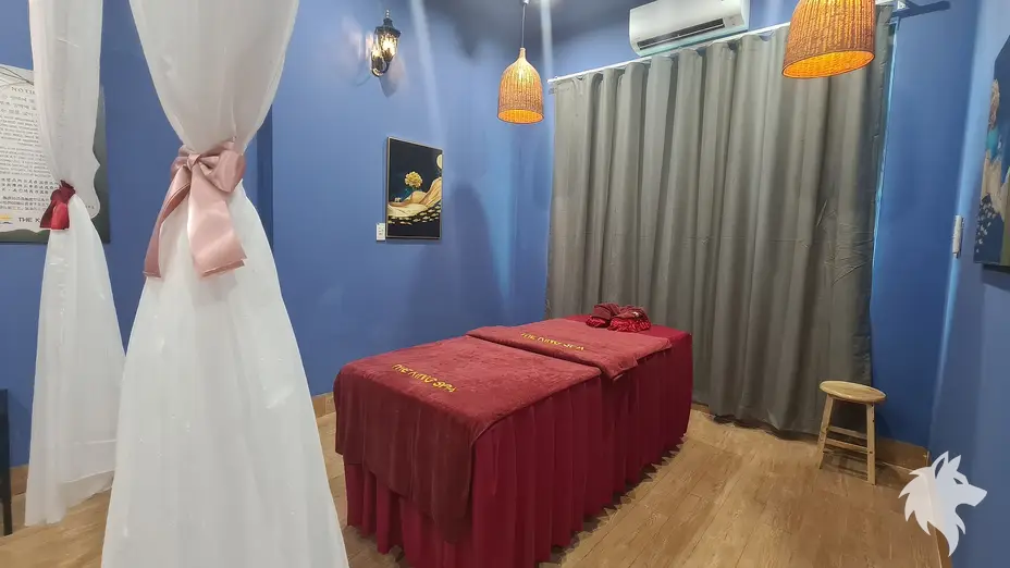 藍色牆面的雙人按摩房